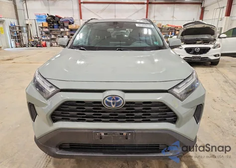 2022 Toyota Rav4 Hybrid Xle z USA, uszkodzony, nr VIN 2T3RWRFV4NW141878